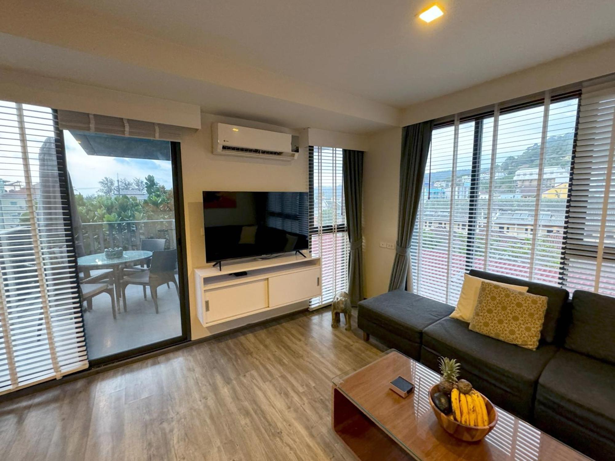 The Deck Condominium By Lofty Patong Экстерьер фото