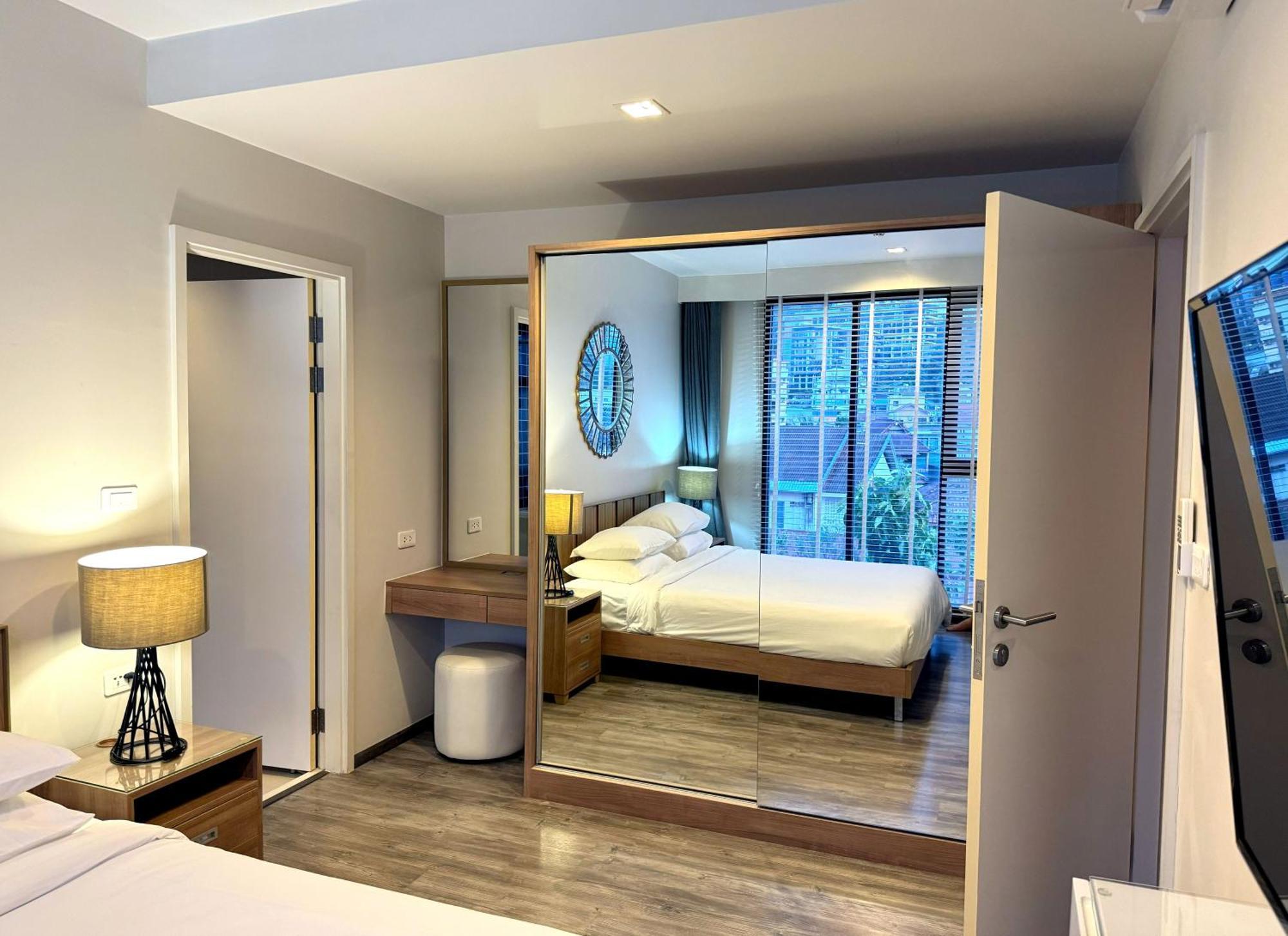 The Deck Condominium By Lofty Patong Экстерьер фото