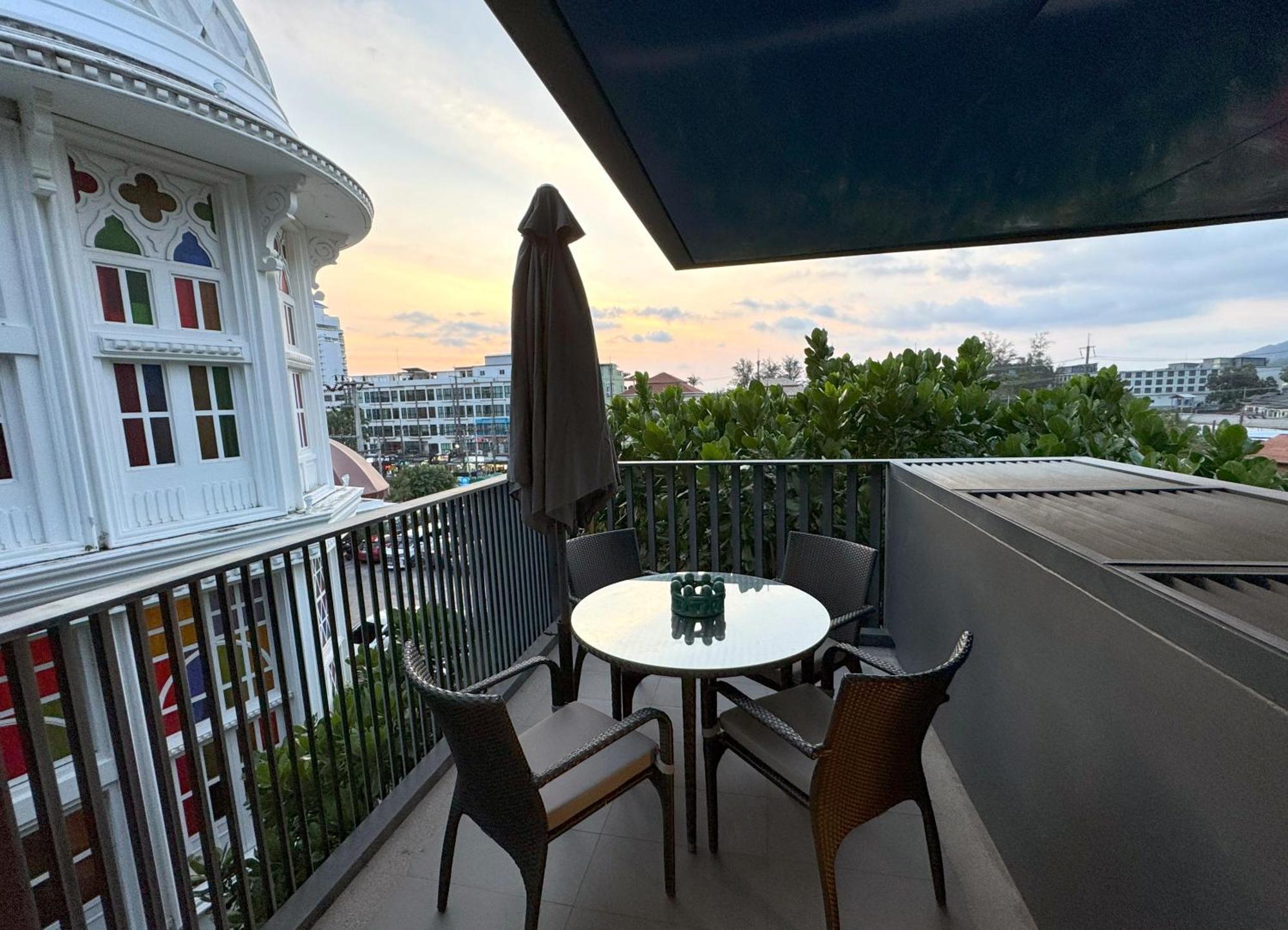 The Deck Condominium By Lofty Patong Экстерьер фото